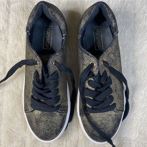 𝅺TOPSHOP Black and Gold Metallic Sneakers